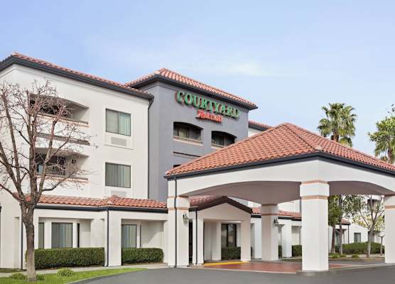 Courtyard by Marriott Palmdale 1