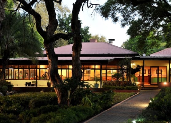 Cresta Riley's Hotel 1