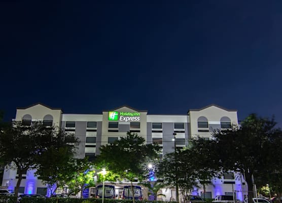 Holiday Inn Express & Suites FORT LAUDERDALE AIRPORT WEST by IHG 1
