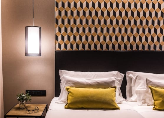 Up Rooms Vic Hotel 1