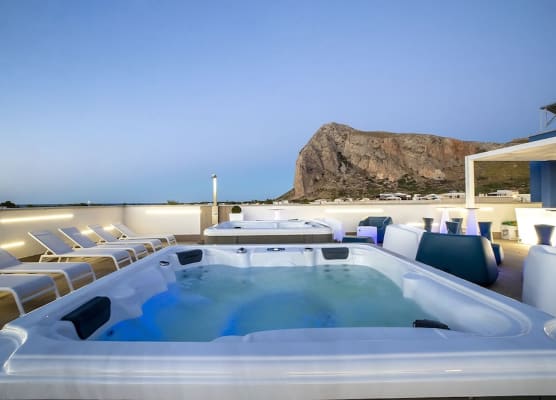 Sundeck Hotel 1