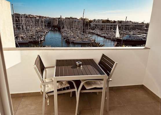 Studio apt with spectacular views of Lagos Marina 1