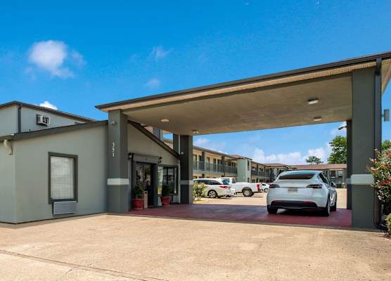 Econo Lodge Lake Charles University Area 1