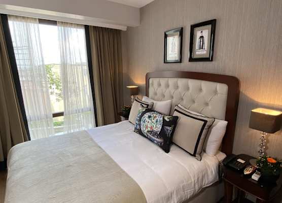 Four Doors Hotel 1