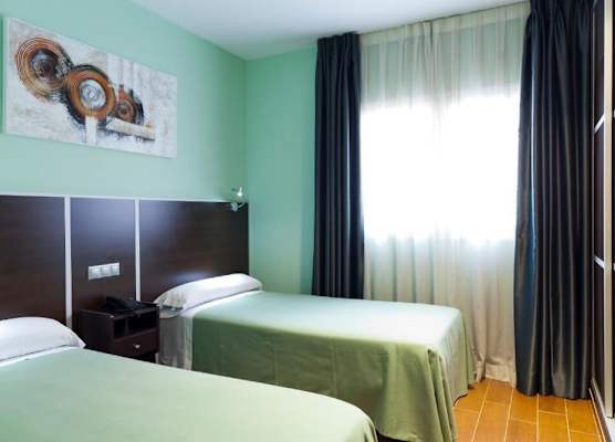 Hostal Avenida Barajas 1