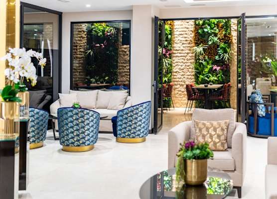 Aprilis Deluxe Hotel 1