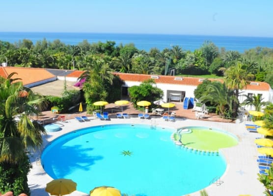Marina Club Hotel 1