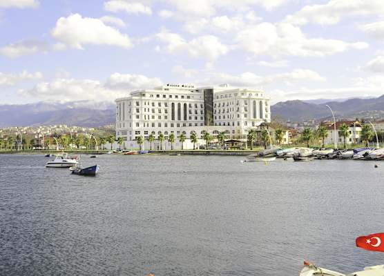 Wellborn Luxury Hotel 1