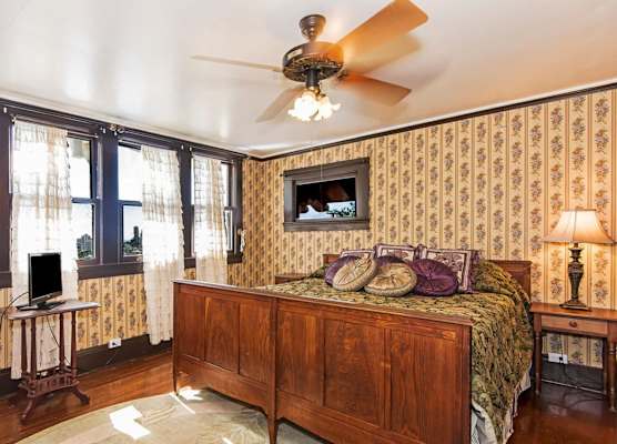 Manoa Valley Inn 1