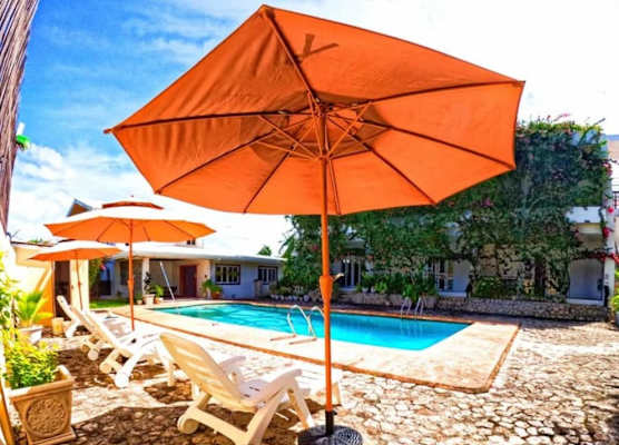 Divers Lodge Plumeria 1