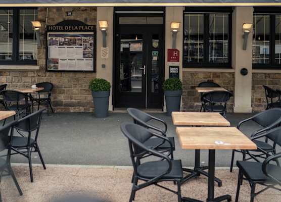 LOGIS -Hotel & Restaurant de la Place 1