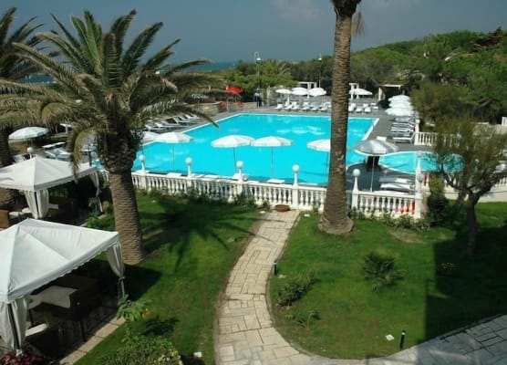 Domizia Palace Hotel 1