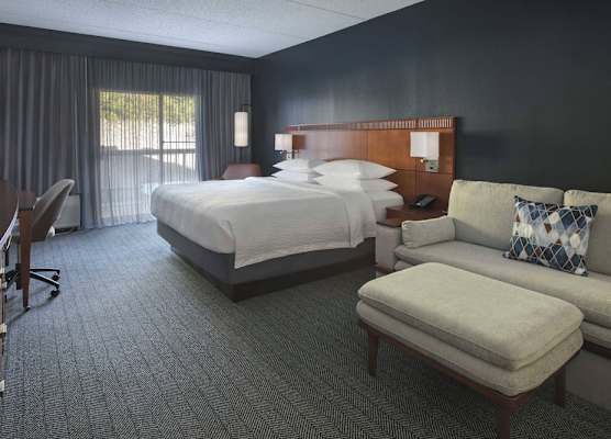 Courtyard by Marriott Norwalk 1