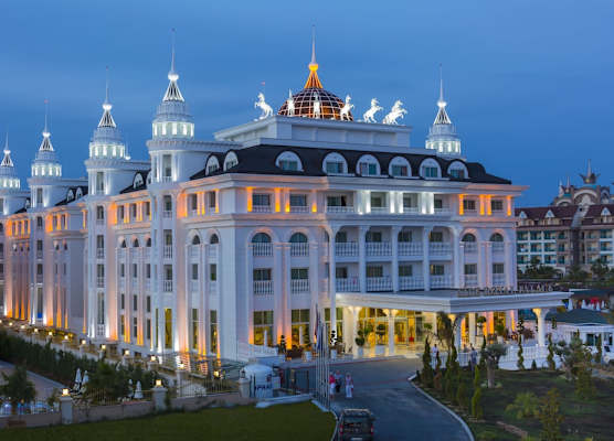 Side Royal Palace 1