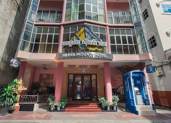 Silver Mounts Hotel 1