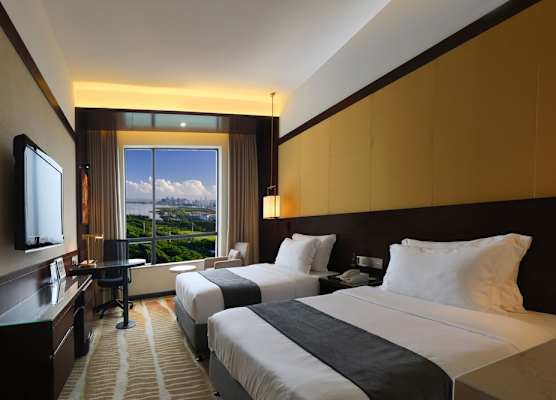 Baohua Harbor View Hotel 1