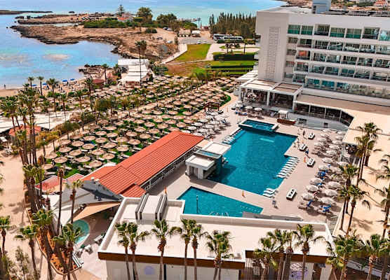 Cavo Maris Beach Hotel & Suites 1
