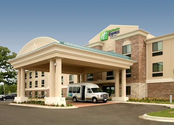 Holiday Inn Express & Suites MADISON-VERONA by IHG 1