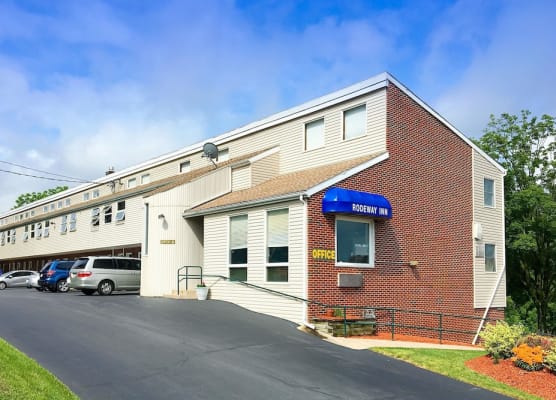 Rodeway Inn State College - near University 1