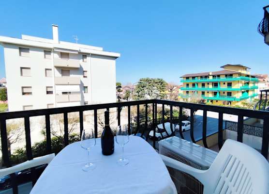 Comfy Flat With Pool and Balcony 1