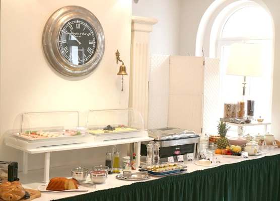 Self-Check-In Hotel Adlon 1