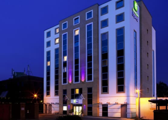 Holiday Inn Express LONDON - WATFORD JUNCTION by IHG 1