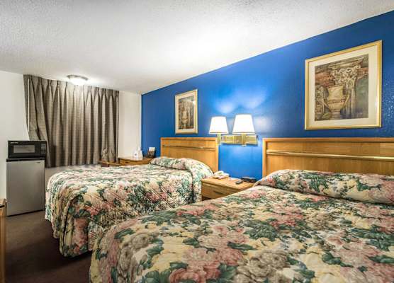 Rodeway Inn & Suites 1