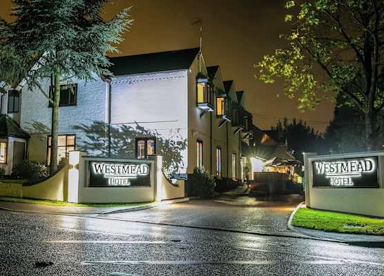 Westmead Hotel Bar & Restaurant 1