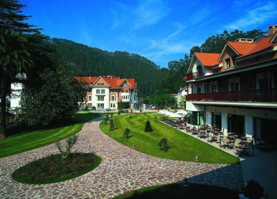 Gran Hotel Balneario De Puente Viesgo 1