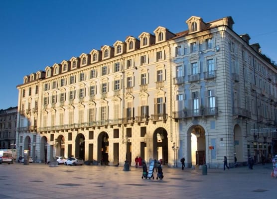 Piazza Castello Suite 1