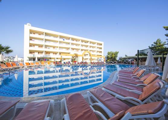 Tuntas Family Suites Kusadasi 1