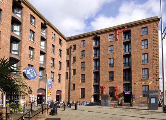 Premier Inn Liverpool City - Albert Dock 1