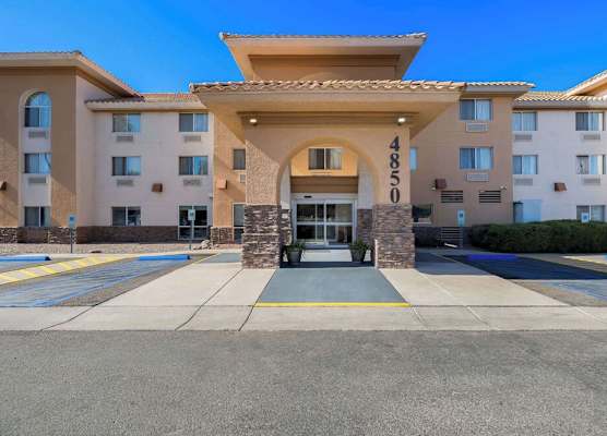 Comfort Inn & Suites near Kino Sports Complex 1
