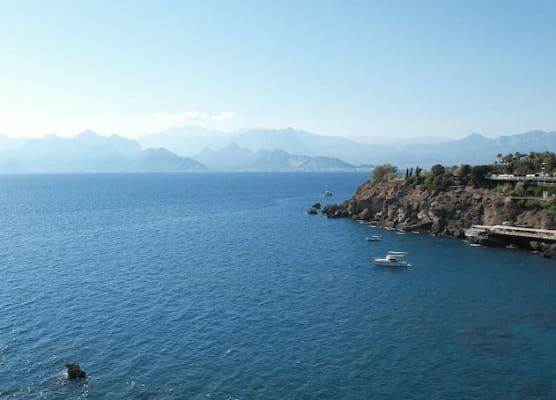 Qinn Hotels 1