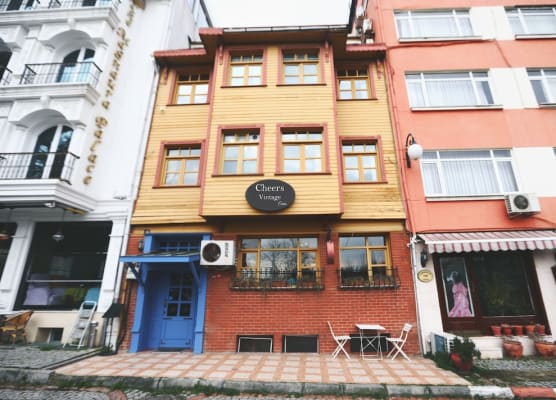 Cheers Vintage Hostel 1