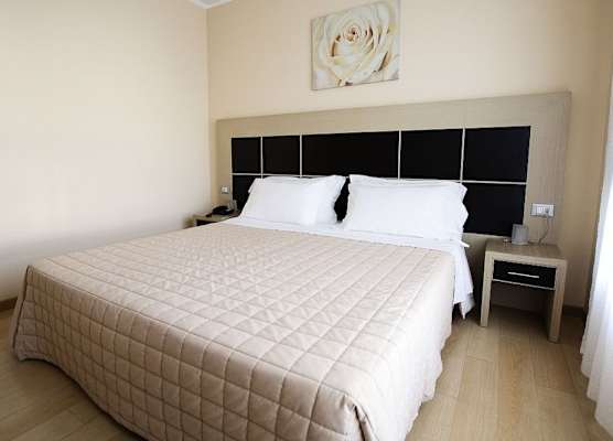 Hotel Diana 1
