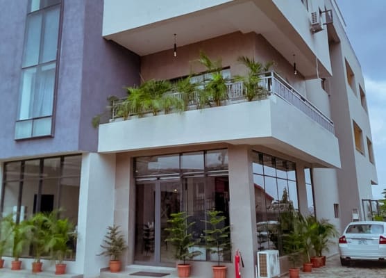 Greywood Hotel and Apartments 1
