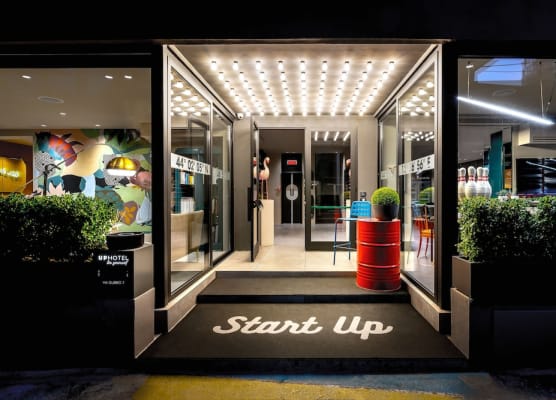 Up Hotel 1