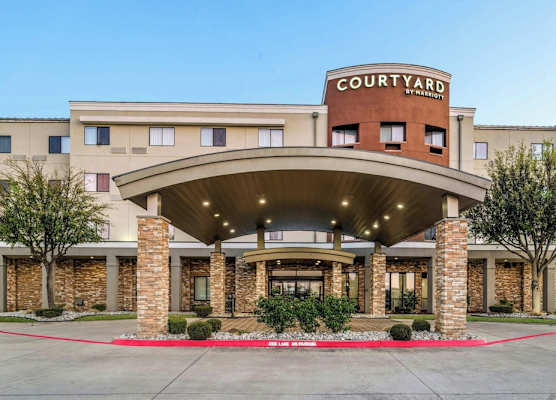 Courtyard Fort Worth West at Cityview 1