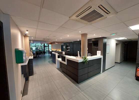 Brit Hotel Confort Rouen Centre 1