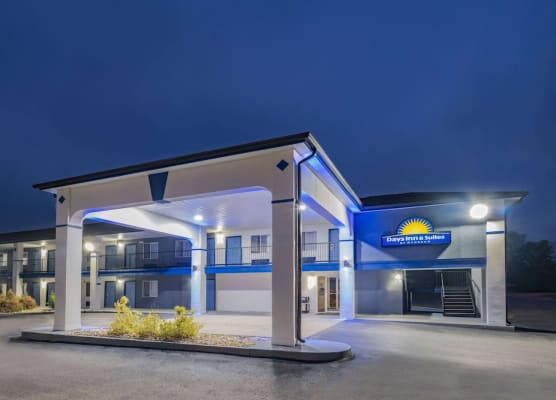Days Inn by Wyndham Hamilton 1
