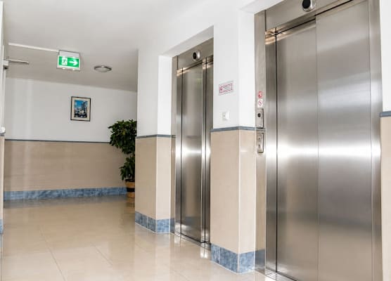 Hotel Donaustadt Kagran - at Metro U1 1