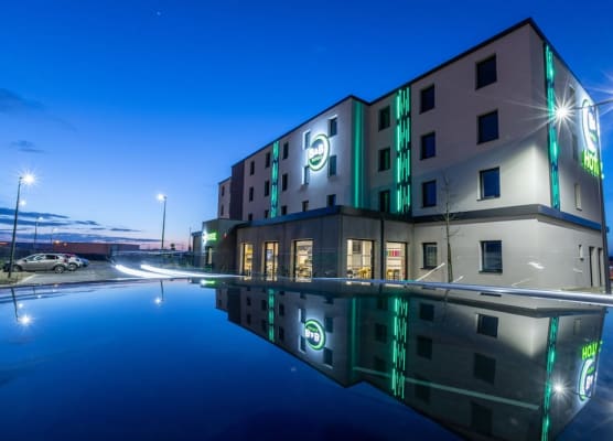 B&B HOTEL Troyes Magasins d'usine 1