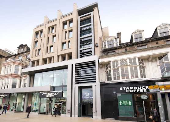 Premier Inn Edinburgh - Princes Street 1