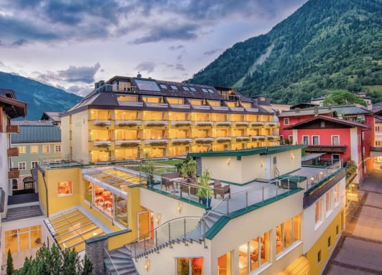 Hotel Norica - Thermenhotels Gastein mit dem Bademantel direkt in die Therme 1