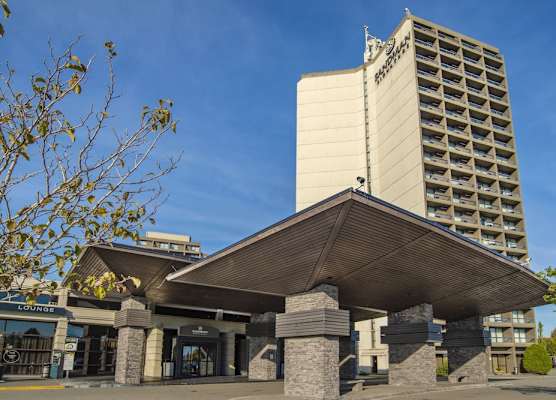 Sandman Signature Vancouver Airport Hotel & Resort 1