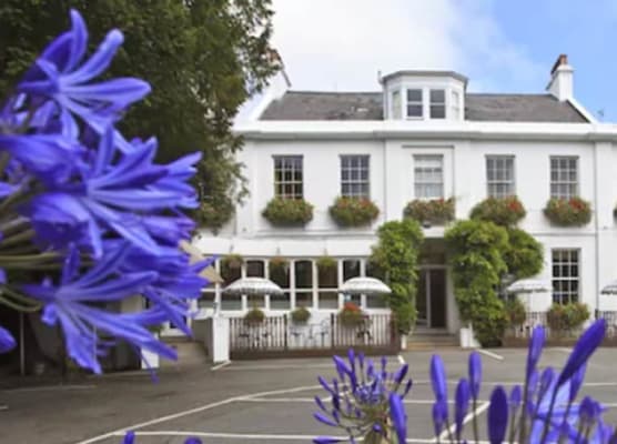 La Collinette Hotel, Cottages & Apartments 1