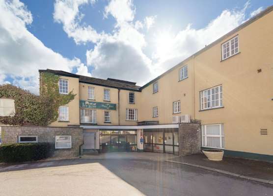 Ivy Bush Royal Hotel by Compass Hospitality 1