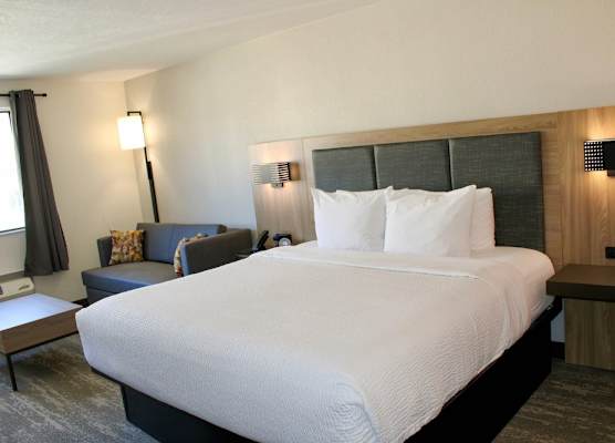 The Cairn Hotel 1