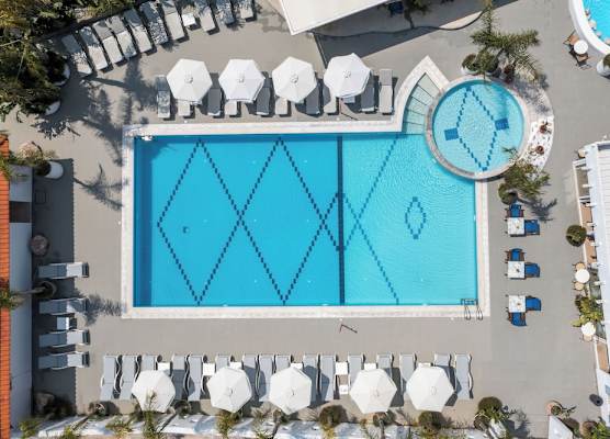 Tinas Plus Hotel 1